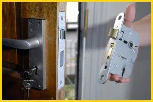 Metro Locksmith Services Weston, MA 781-519-7439 - 13-lock-replace