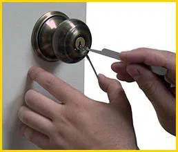 Metro Locksmith Services Weston, MA 781-519-7439 - 6-lock-repair